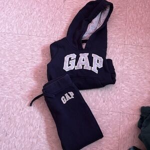 Toddler 2 pc sweatsuit size 3 years